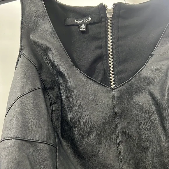 New Look Faux leather Sleeveless crop top - Picture 2 of 5